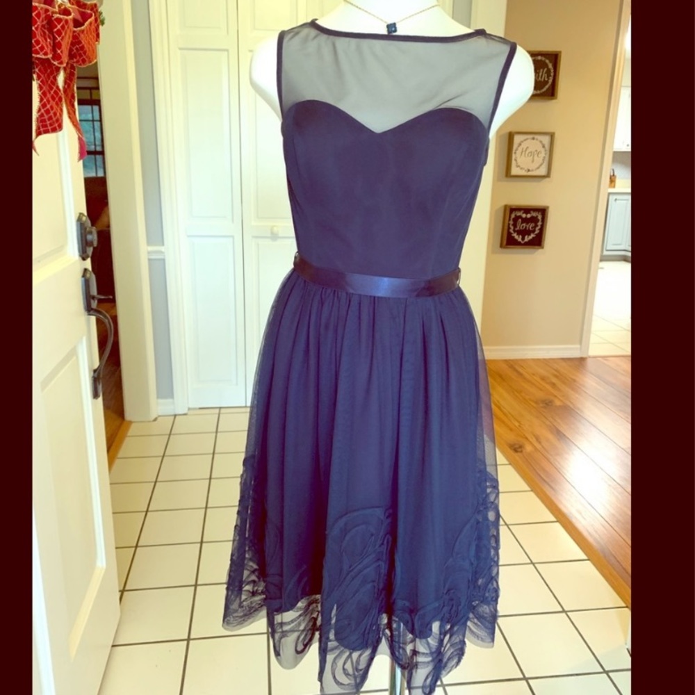 Elegant Navy Blue Sleeveless Dress